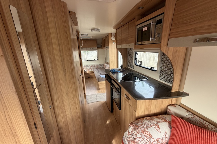 Bailey Pursuit 560-5