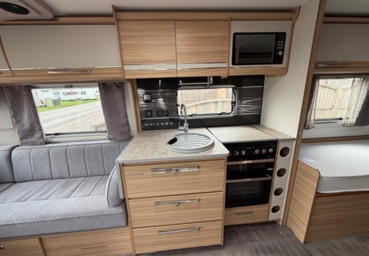 Bailey  Unicorn Cadiz